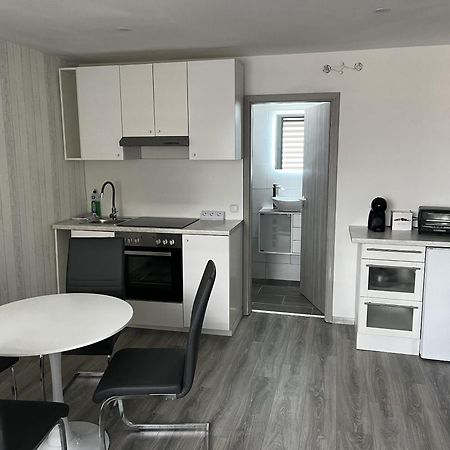 Messe-Hotelzimmer-Einzimmerappartement Leverkusen Rom bilde