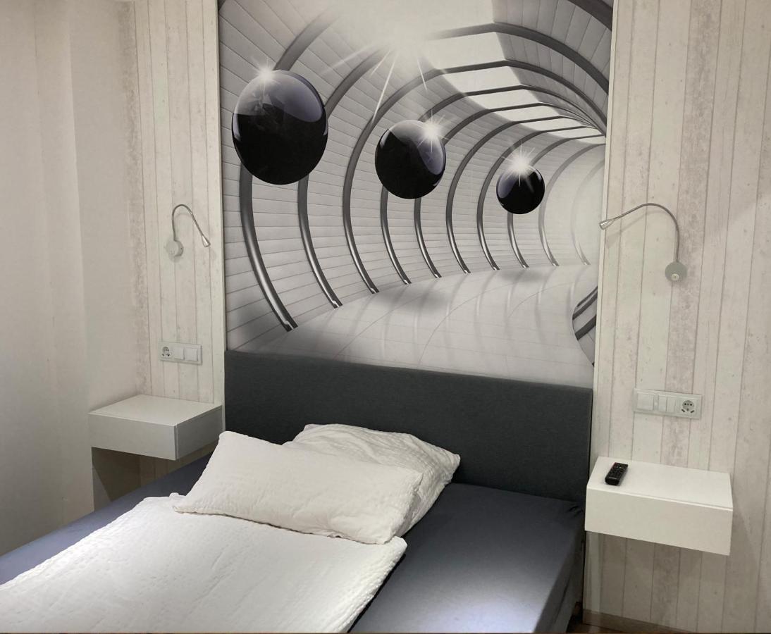 Messe-Hotelzimmer-Einzimmerappartement Leverkusen Eksteriør bilde
